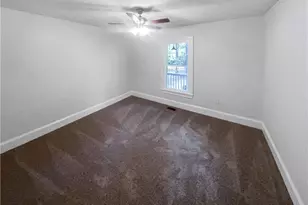 121 Northwoods Rd, Sharpsburg, GA 30277 - Photo 17