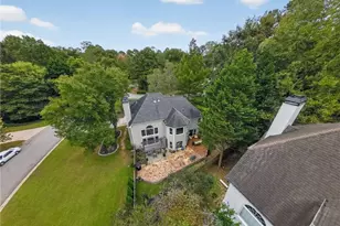 5720 Emerald Falls Way, Sugar Hill, GA 30518 - Photo 9