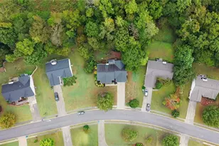 1127 Bradford Park Dr, Auburn, GA 30011 - Photo 11