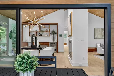 585 Amberidge Trail, Atlanta, GA 30328 - Photo 19