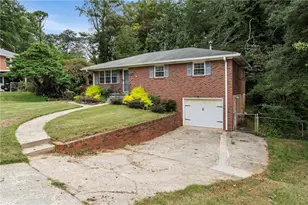 3235 Woodview Dr SE, Smyrna, GA 30082 - Photo 3