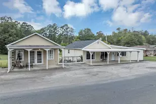 6071 N Main St SE, Acworth, GA 30101 - Photo 1