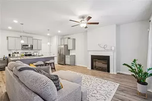 11692 Mendenhall Ct, Hampton, GA 30228 - Photo 3