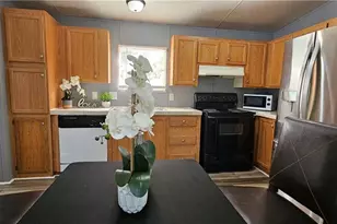 4255 Smokecreek Pkwy, Snellville, GA 30039 - Photo 13