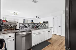 5356 Creekview Way, Morrow, GA 30260 - Photo 5