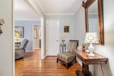 250 The South Chace, Atlanta, GA 30328 - Photo 9