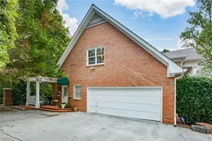 1640 Lazy River Ln, Sandy Springs, GA 30350 - Photo 7