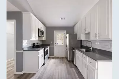 305 Crosswalk Drive, Auburn, GA 30011 - Photo 9