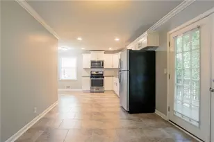 802 San Miguel Dr, Stone Mountain, GA 30083 - Photo 17