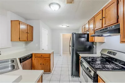 870 Chapman Circle, Stone Mountain, GA 30088 - Photo 11