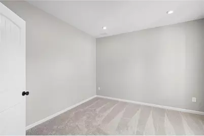 795 Crystal Lake Parkway, Hoschton, GA 30548 - Photo 9