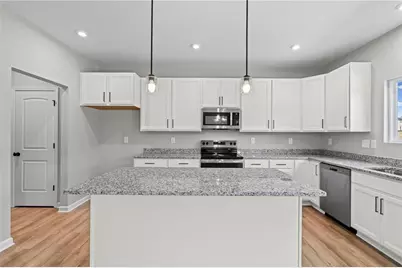 795 Crystal Lake Parkway, Hoschton, GA 30548 - Photo 19