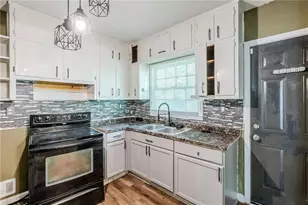 1239 Avonwood Cir SW, Atlanta, GA 30311 - Photo 3