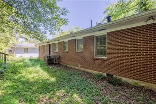 1239 Avonwood Cir SW, Atlanta, GA 30311 - Photo 23