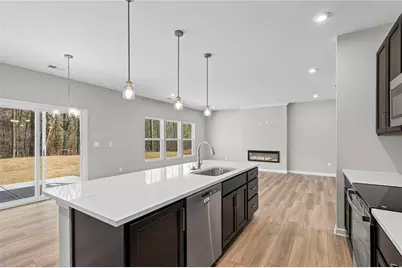 847 Crystal Lake Parkway, Hoschton, GA 30548 - Photo 17