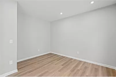 847 Crystal Lake Parkway, Hoschton, GA 30548 - Photo 19