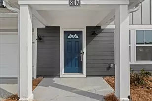 847 Crystal Lk Pkwy, Hoschton, GA 30548 - Photo 7