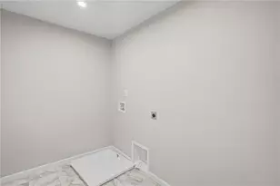 857 Crystal Lk Pkwy, Hoschton, GA 30548 - Photo 35