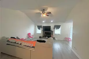 4035 Stratford Cir, Valdosta, GA 31605 - Photo 11