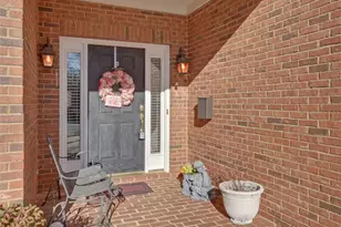3178 Haynes Dr, Gainesville, GA 30506 - Photo 3