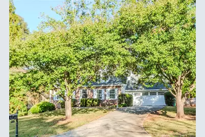 5352 Waterford Drive, Dunwoody, GA 30338 - Photo 3