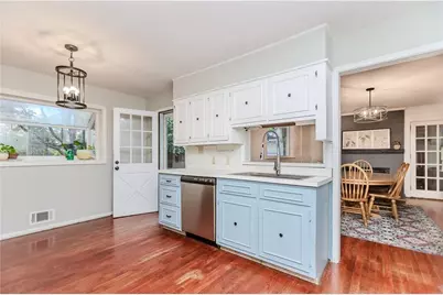 5352 Waterford Drive, Dunwoody, GA 30338 - Photo 9