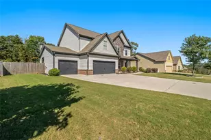 6376 Spring Cove Dr, Flowery Branch, GA 30542 - Photo 3