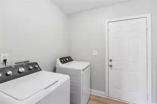 1431 Lorenzo Dr SW, Atlanta, GA 30310 - Photo 13