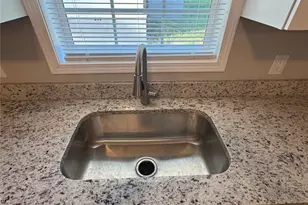 1431 Lorenzo Dr SW, Atlanta, GA 30310 - Photo 5