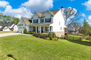 857 Champagne Ln, Hoschton, GA 30548 - Photo 3