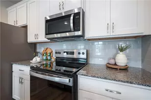 9396 Maple Grv Ln, Jonesboro, GA 30238 - Photo 13