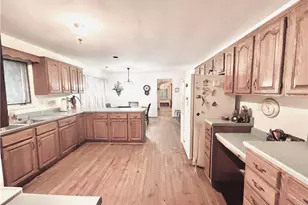 10588 Fitzgerald Rd, Jonesboro, GA 30238 - Photo 11