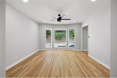 380 Thornwood Drive, Atlanta, GA 30328 - Photo 15