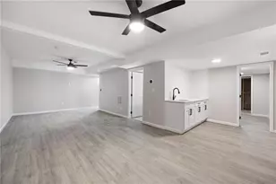 380 Thornwood Dr, Atlanta, GA 30328 - Photo 29