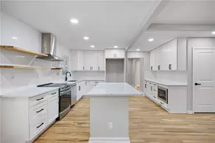 380 Thornwood Dr, Atlanta, GA 30328 - Photo 11