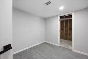 380 Thornwood Dr, Atlanta, GA 30328 - Photo 31