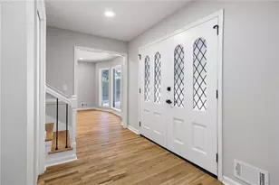 380 Thornwood Dr, Atlanta, GA 30328 - Photo 17