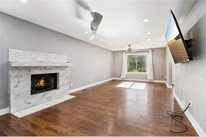 925 Dogwood Park Drive, Lawrenceville, GA 30046 - Photo 7