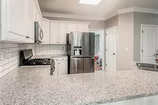 1485 Oglethorpe Run Ln, Suwanee, GA 30024 - Photo 5