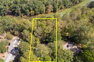 7315 Chattahoochee Bluff Dr, Atlanta, GA 30350 - Photo 3