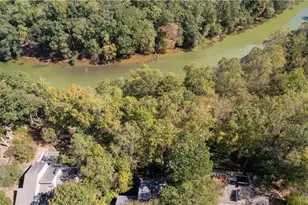 7315 Chattahoochee Bluff Dr, Atlanta, GA 30350 - Photo 41