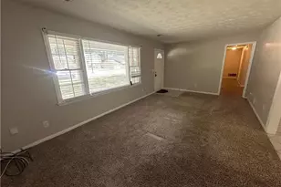 727 S Carter Dr, Jonesboro, GA 30236 - Photo 3