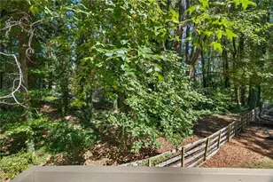 220 Hollyberry Dr, Roswell, GA 30076 - Photo 17