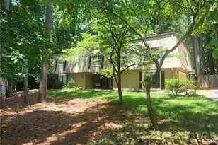 220 Hollyberry Dr, Roswell, GA 30076 - Photo 1