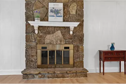 220 Hollyberry Drive, Roswell, GA 30076 - Photo 9