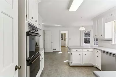 5189 Hidden Branches Circle, Dunwoody, GA 30338 - Photo 3