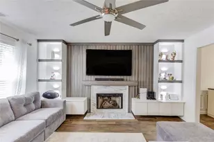 1811 Hayden Mill Ct, Lawrenceville, GA 30043 - Photo 3