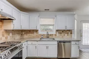 1811 Hayden Mill Ct, Lawrenceville, GA 30043 - Photo 5