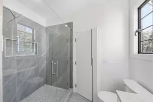 1385 Sylvan Cir NE, Brookhaven, GA 30319 - Photo 23