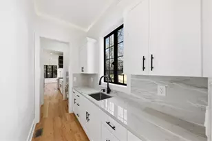 1385 Sylvan Cir NE, Brookhaven, GA 30319 - Photo 5